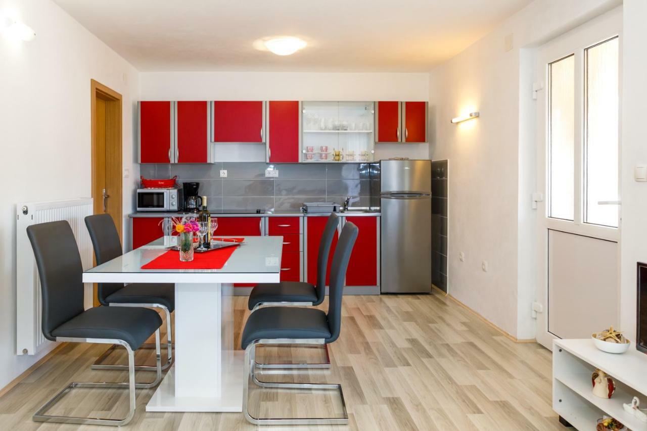Apartman Dobrila Vrh  외부 사진
